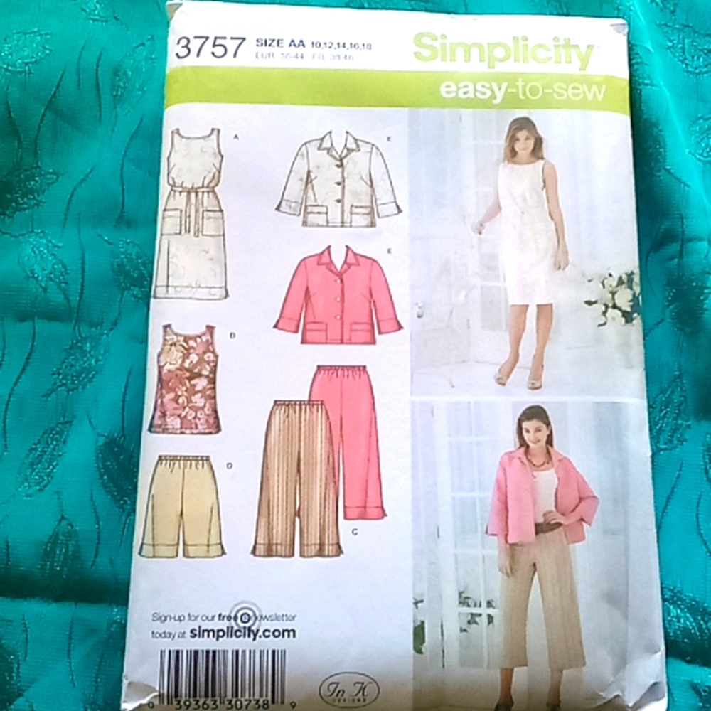 Very nice simplicity pattern suit ensomble